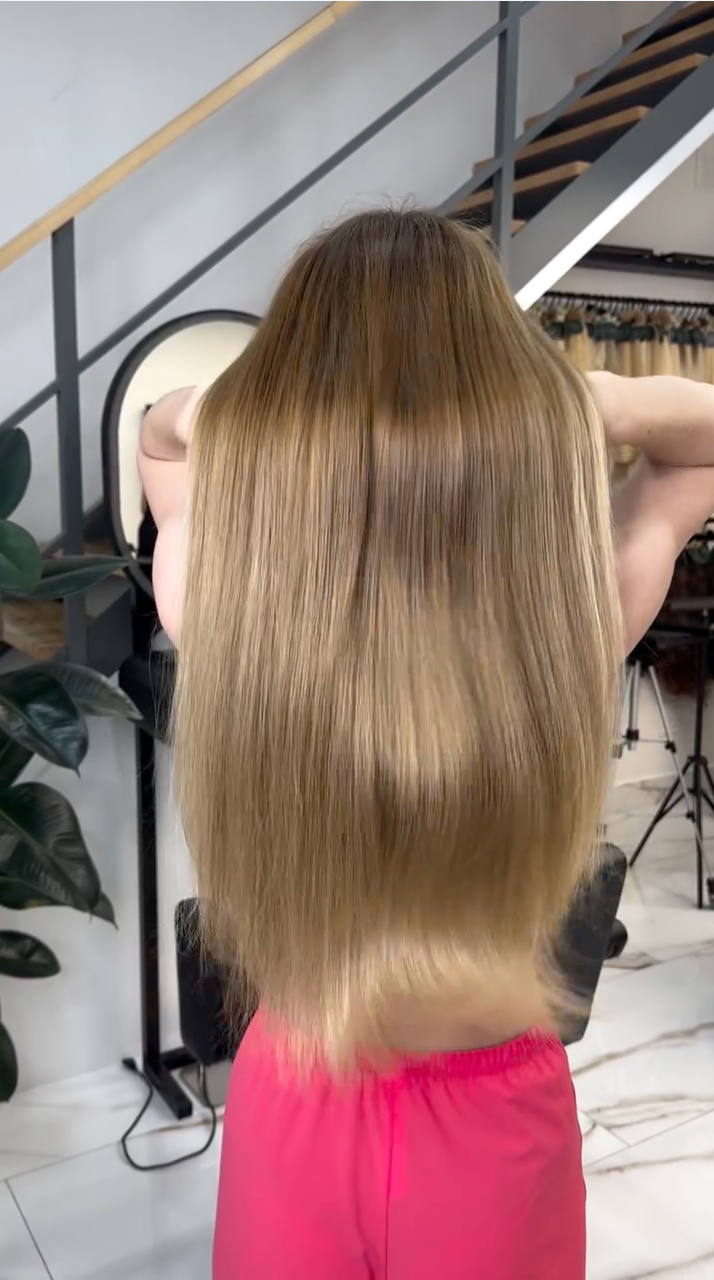 Сложное наращивание кудрявых волос